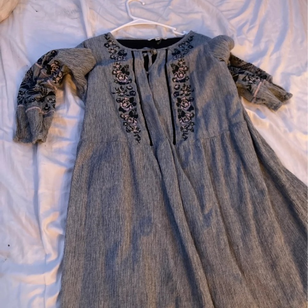 Cute vintage dress that is barely worn